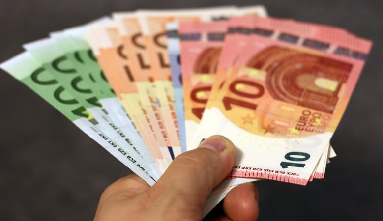 9 lipca 2026: Dolar tanieje, euro nadal powyżej 50 hrywien