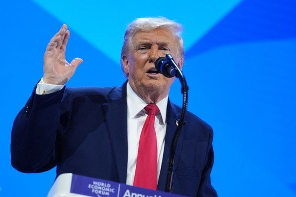 Трамп і Макрон в Давосі