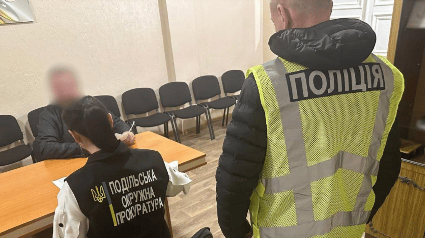 Головний лікар отримав гроші незаконно