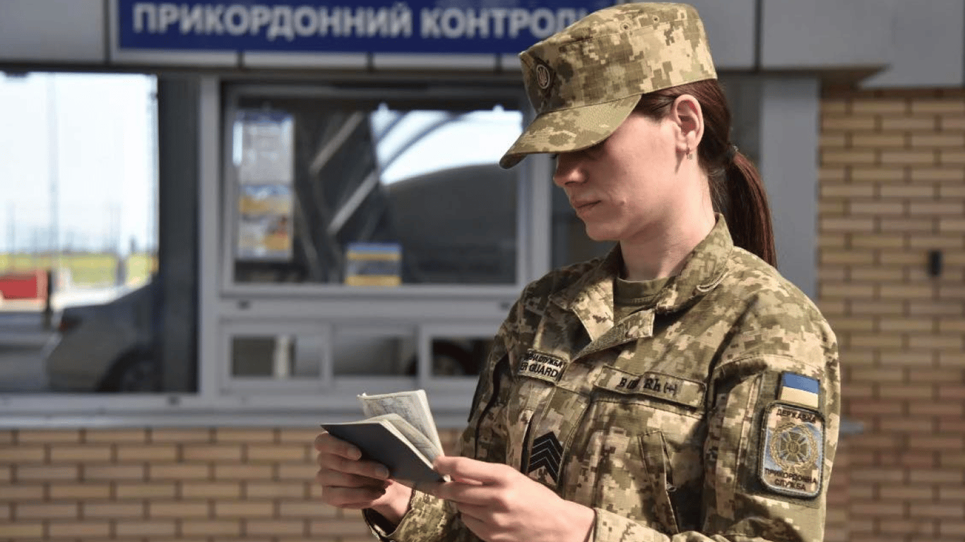Черга автівок на вʼїзд в Україну