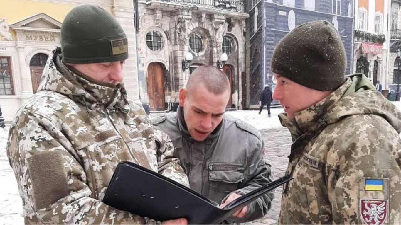 Neue Regeln für Einberufungsbescheide: Ukraine plant Verbot von Zwangsmaßnahmen gegen Wehrpflichtige