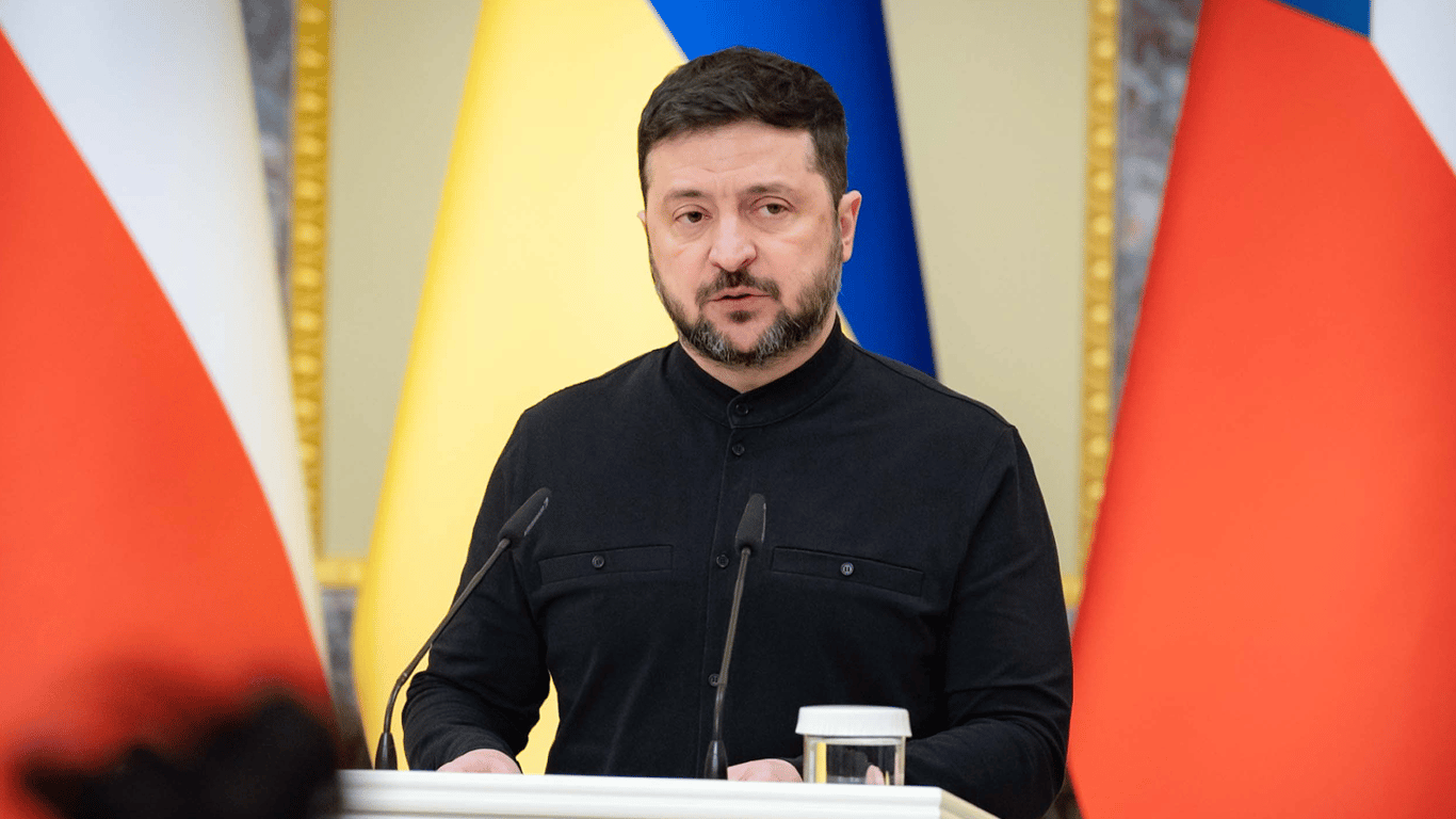 Zelenskyy Reports Over 2000 Drones and 1200 Bombs Launched by Russia in One Week