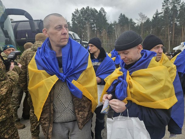 Повернення українських захисників з полону