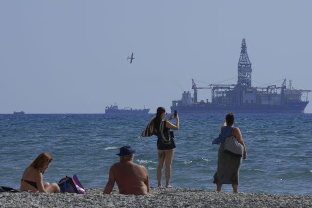 Туристи залишають Кіпр через війну