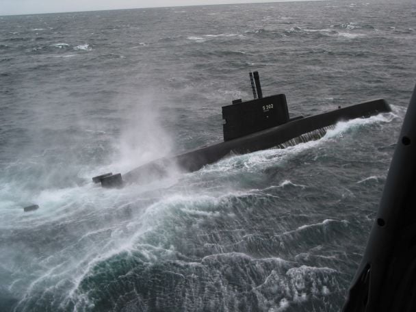 Супутникові знімки Новоросійська: пошкоджена підводна субмарина РФ не здатна рухатись