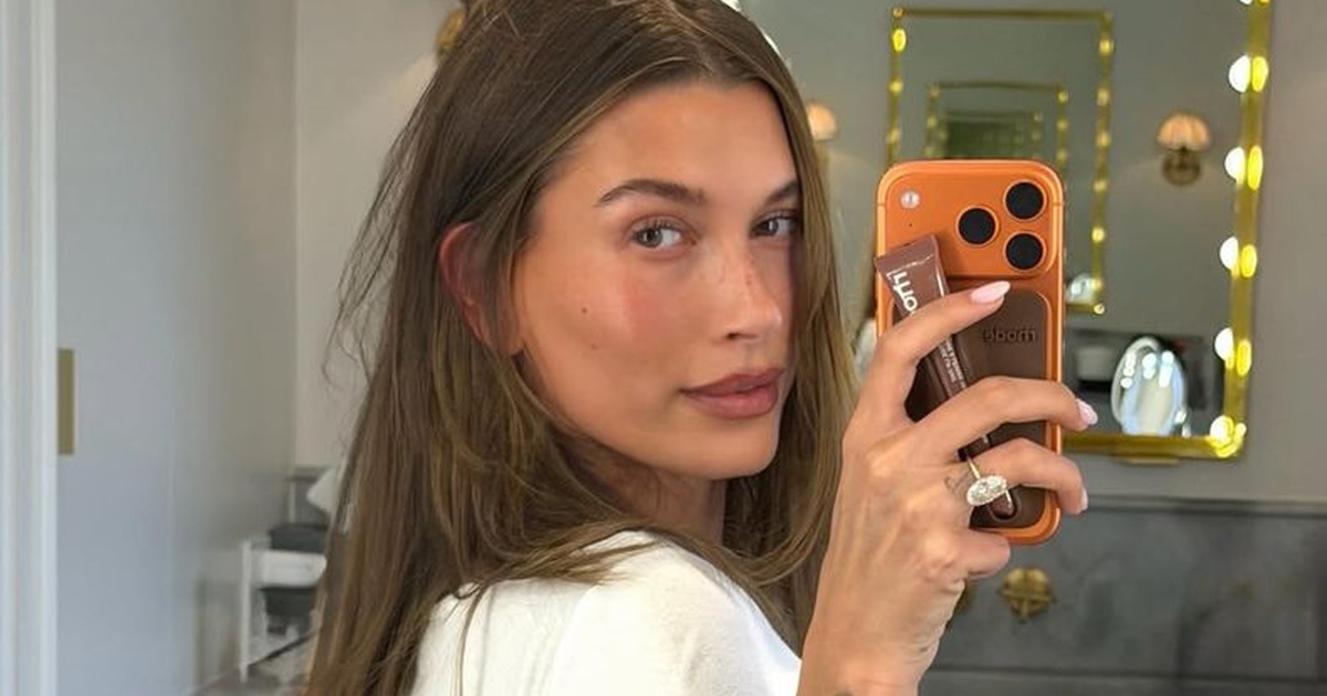 Modelka Hailey Bieber promuje własne jeansy – szczegóły kampanii The Hailey Jean