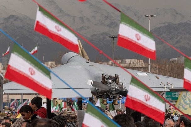Iran grozi atakami na amerykańskie firmy – nakazano ewakuację personelu
