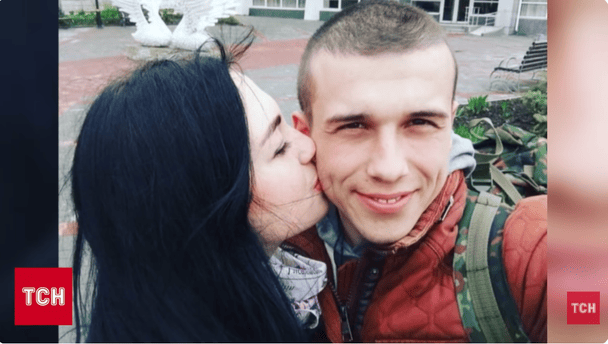 Молода дружина морпіха та боротьба
