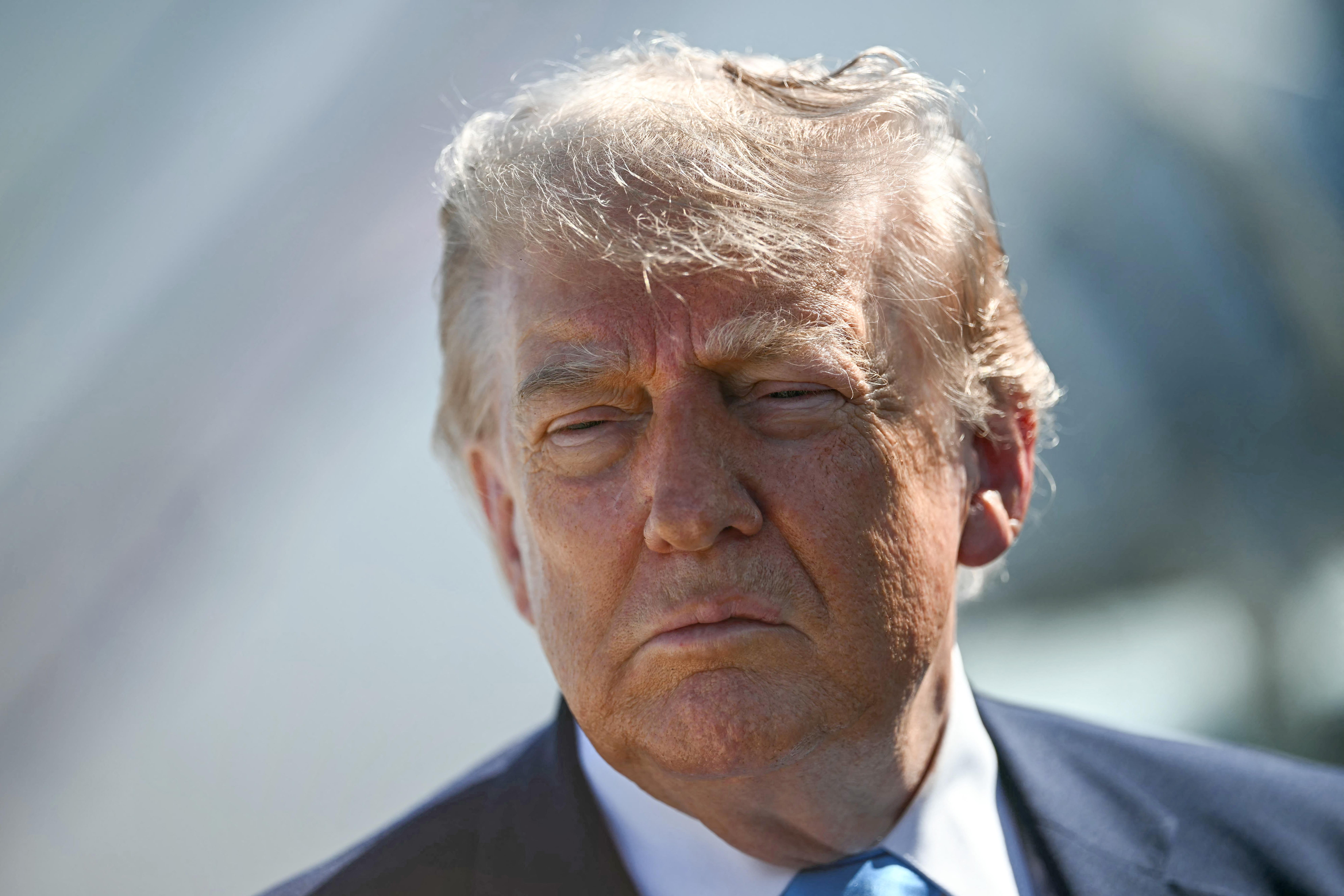 Трамп стикається з труднощами