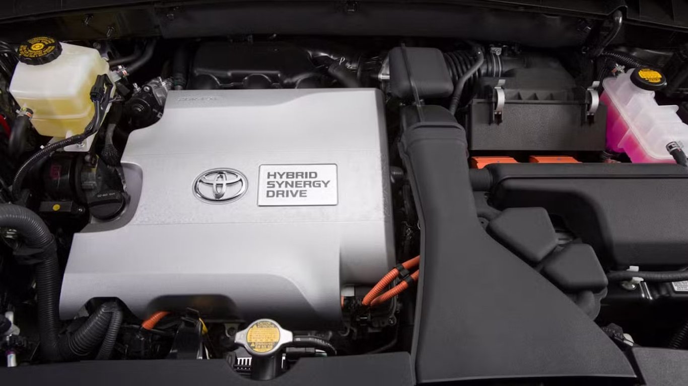 Toyota наращивает производство гибридов в США