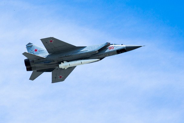 МіГ-31К з «Кинджалами» над морем