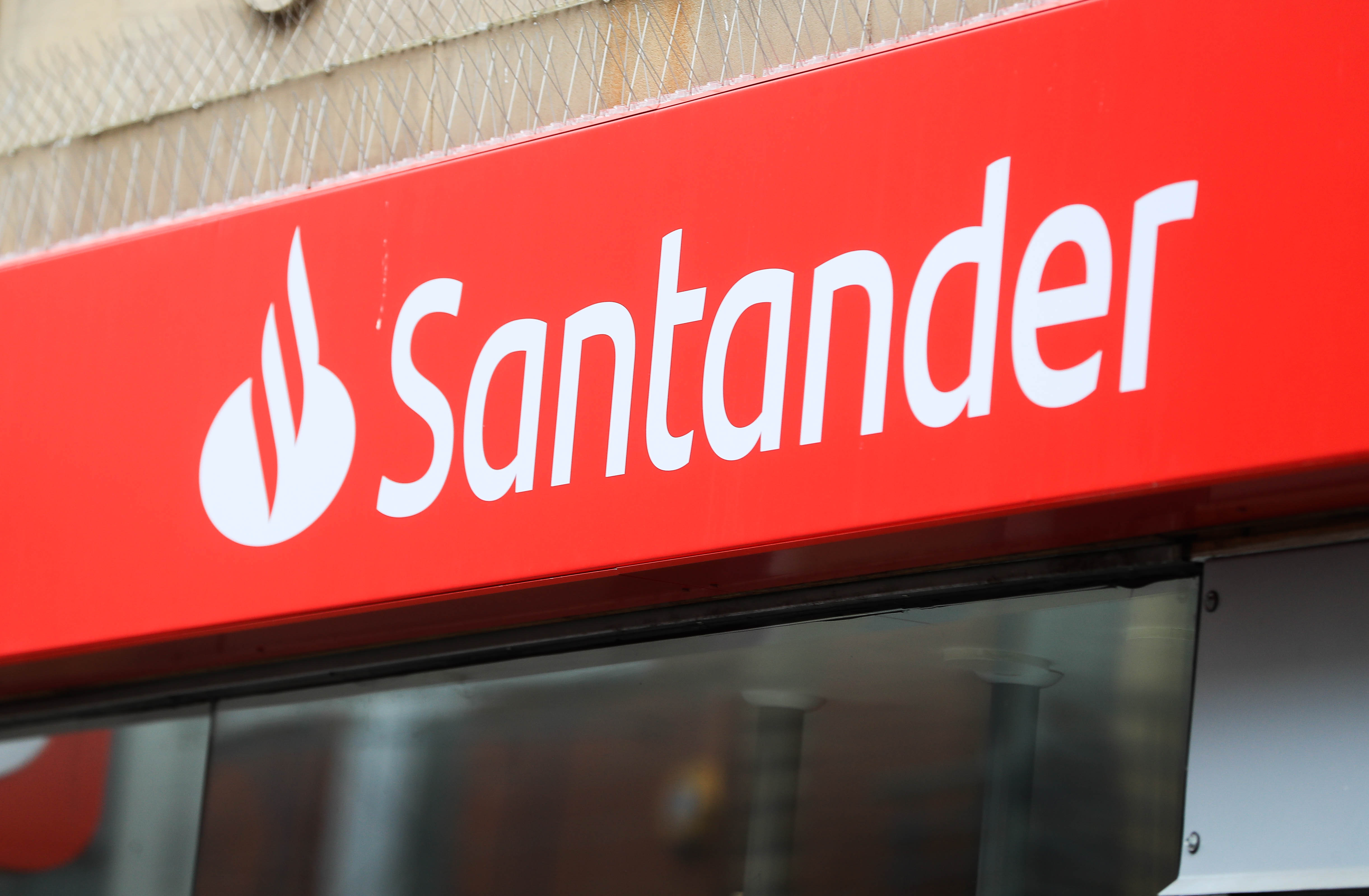 Santander płaci 200 funtów za przejście: jak uzyskać bonus