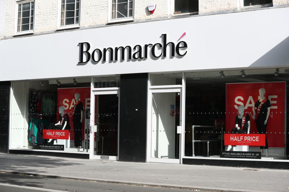 Британський ритейлер Bonmarche закриває 200 магазинів: причини масштабного закриття
