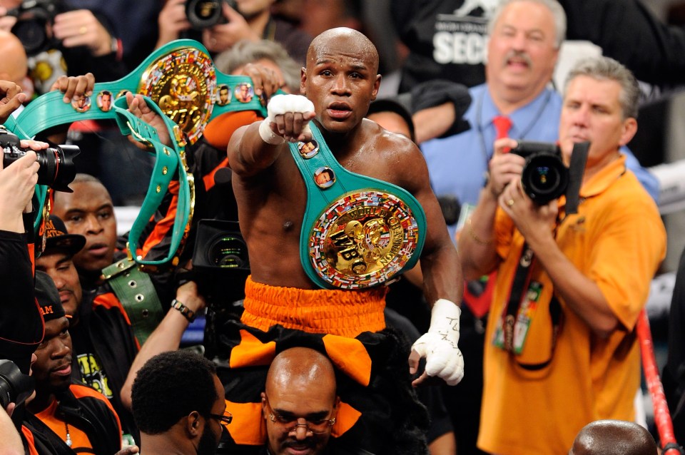 How Amir Khan’s dream fight with ‘insecure’ Floyd Mayweather collapsed because of row over boxing BOOTS
