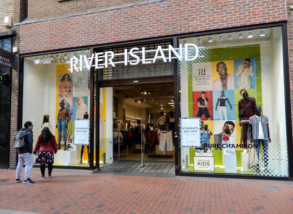 River Island закриває 34 магазини: повний список міст, де припинять роботу