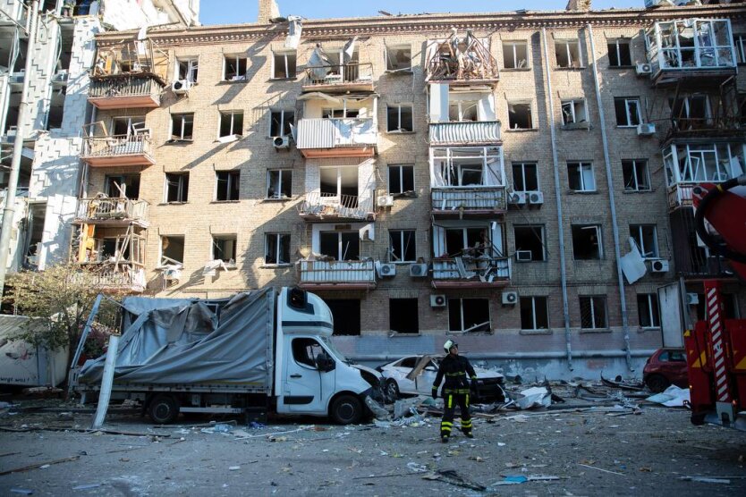 Horrific strike by the RF on Kyiv: the number of victims and fatalities has increased again - the destruction is massive