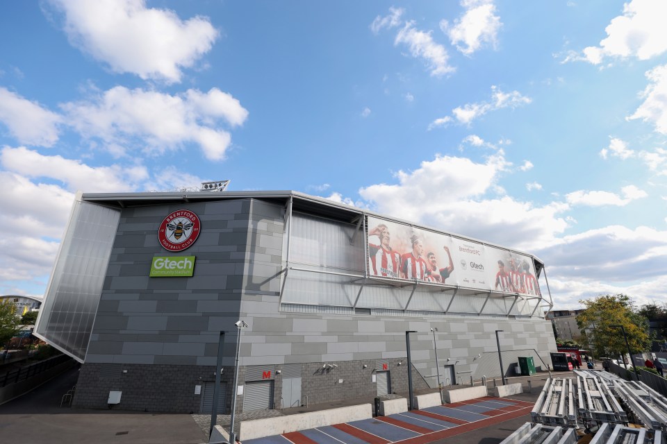 На лондонському стадіоні Brentford відбудеться турнір з дартсу за участю зірок: деталі