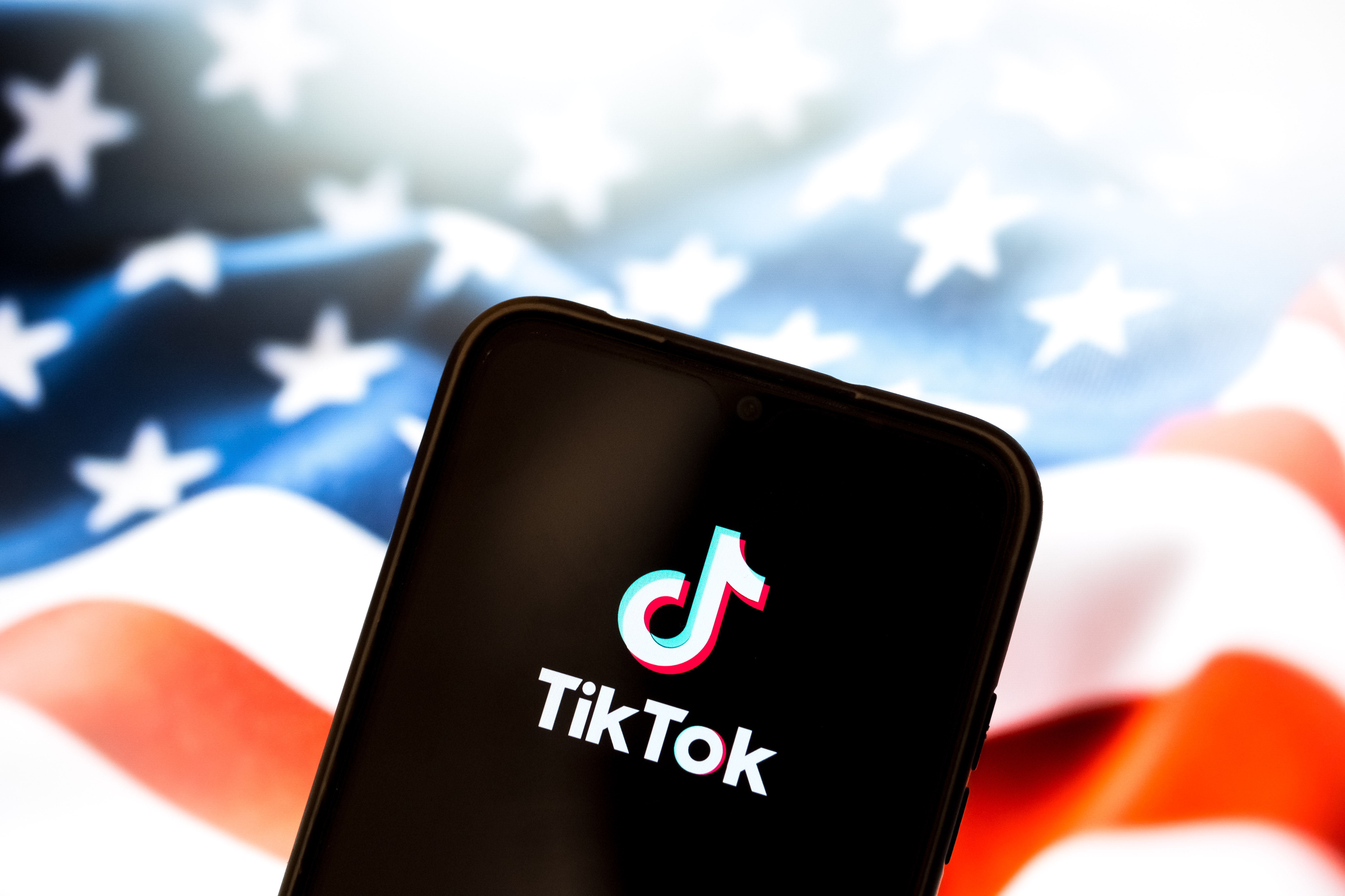 Трамп врятував TikTok від заборони: що відомо про угоду