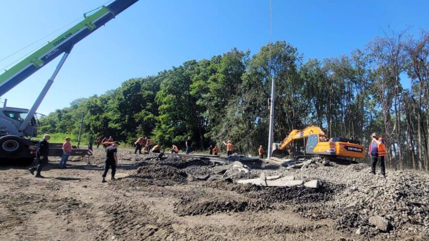 Вибух у військовому поїзді на Київщині: які наслідки та стан руху потягів