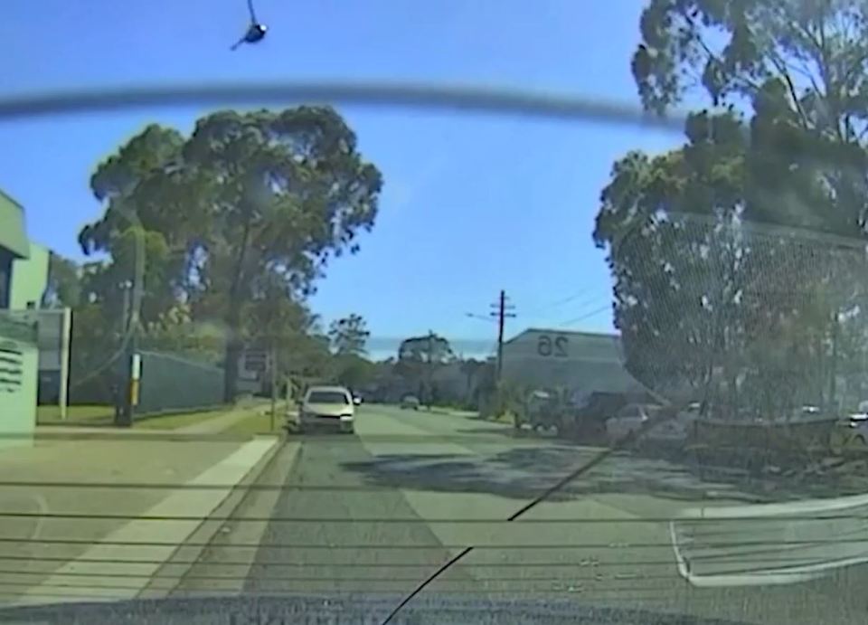 W Australii helikopter zderzył się z samochodem podczas lekcji: instruktor zginął