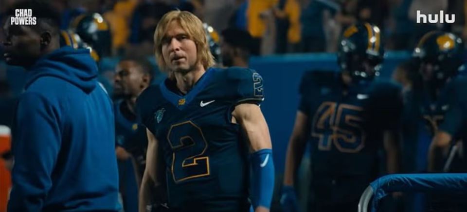 Glen Powell in Career Decline: Hollywood Star Radically Changed Appearance for New Role