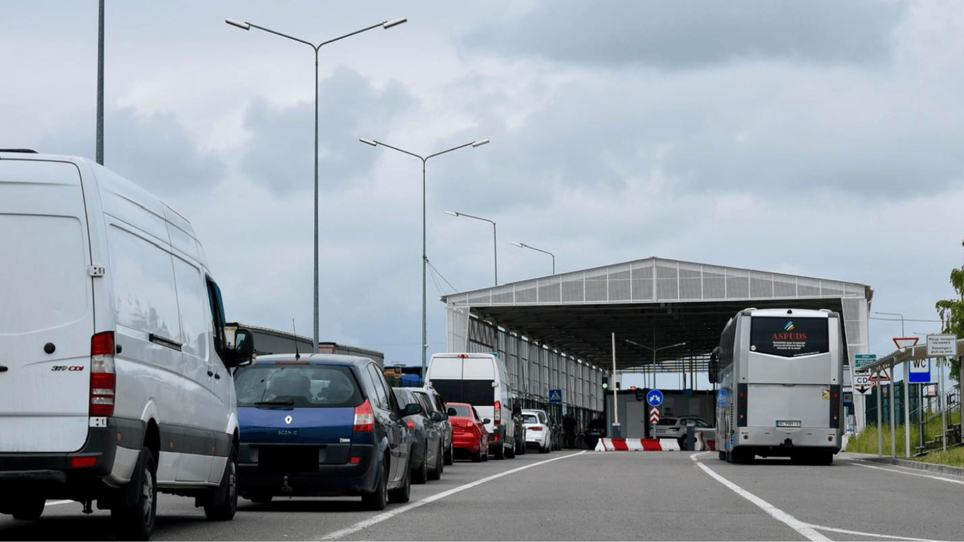 Queues at the border of Ukraine - which checkpoints have kilometer-long traffic jams