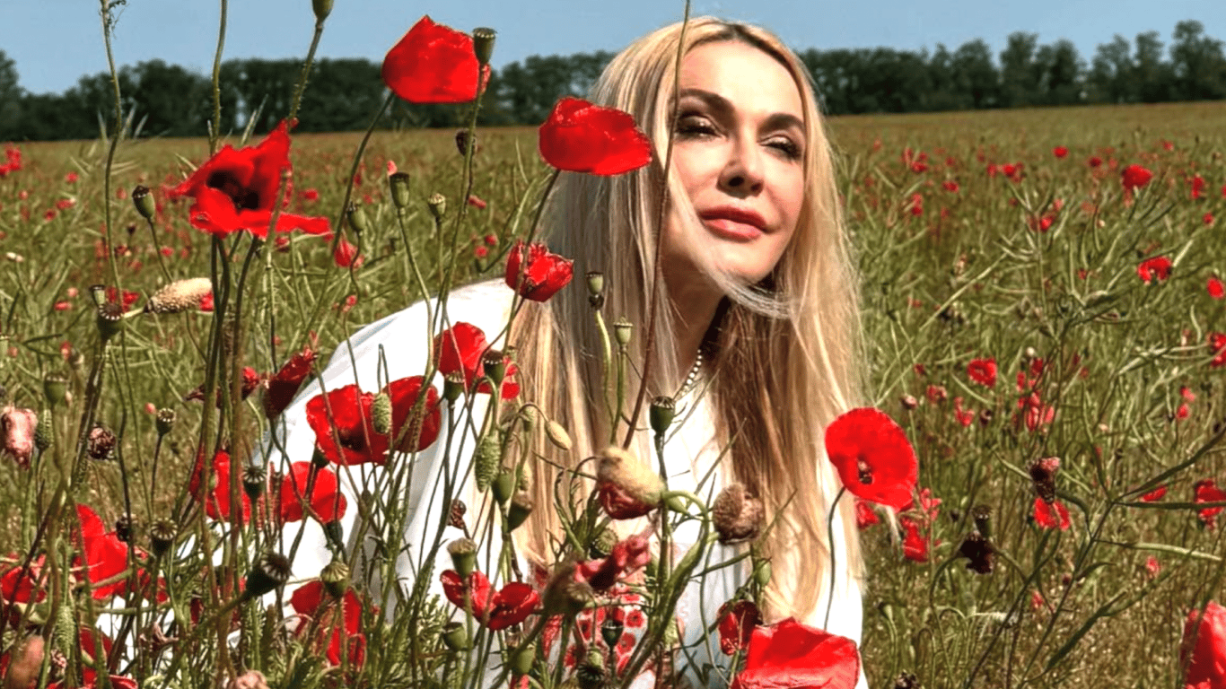 What Olga Sumska wears in summer — looks that suit everyone