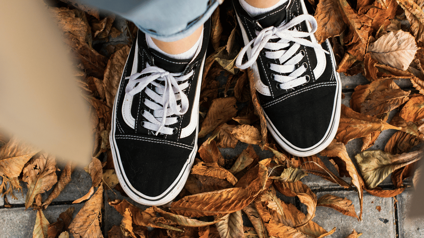 Which sneakers will be trendy this autumn — top models