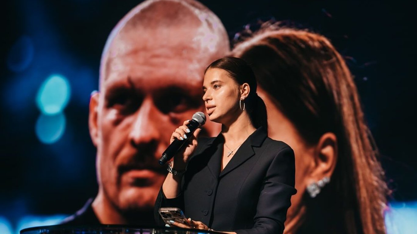 Usyk and Zinchenko's Wives Showcase Elite Watches — What is the Price