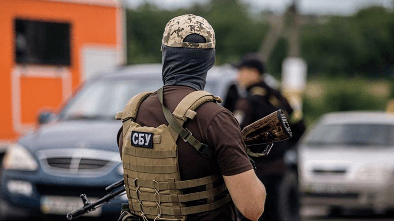 Експосадовця КМДА підозрюють у розкраданні 75 млн соцдопомоги