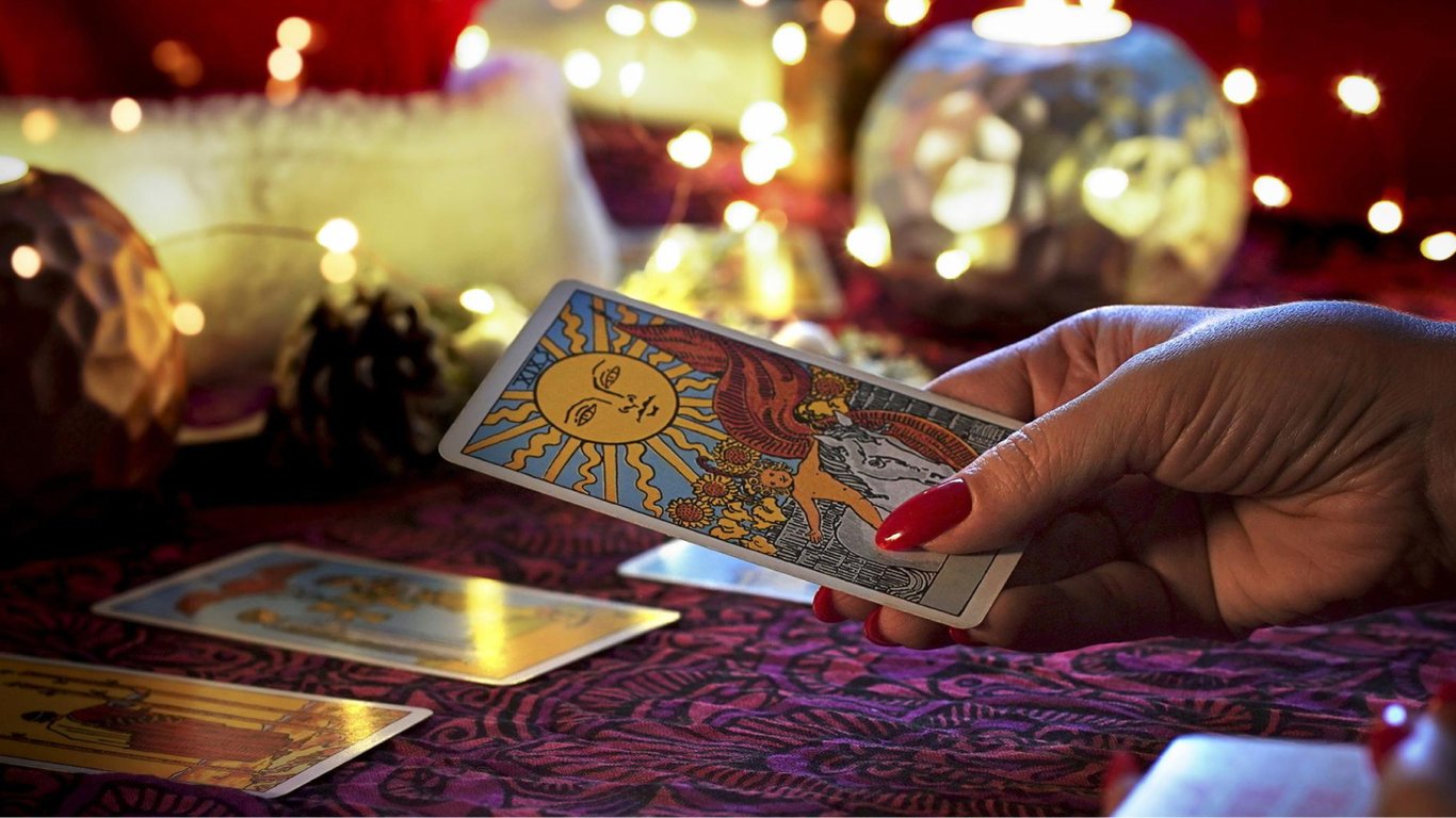 Młodzik przyniesie szalone sukcesy tym znakom Zodiaku — prognoza Tarota
