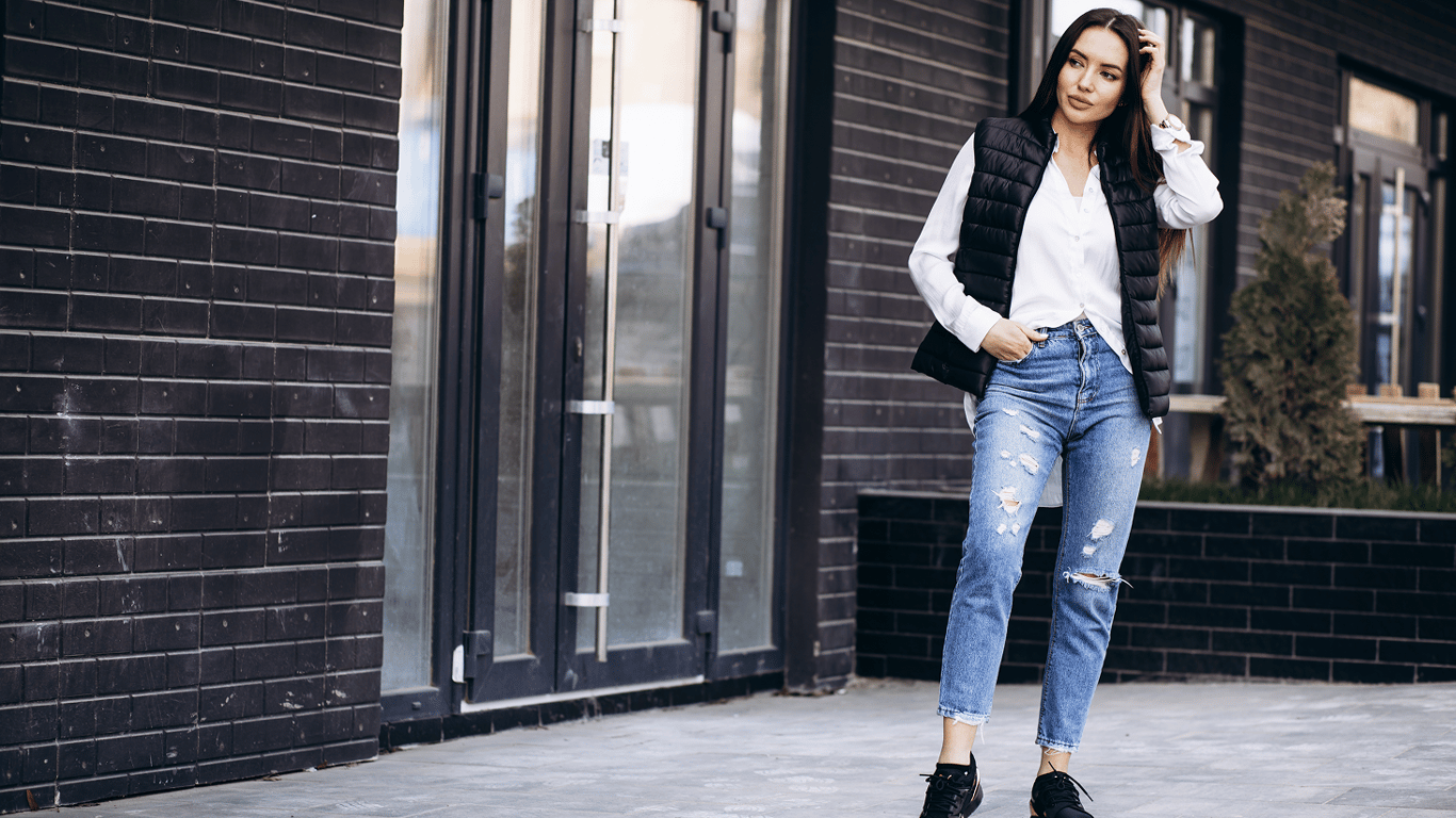 Najbardziej stylowe dżinsy, które zachwycają odwagą – nowy trend