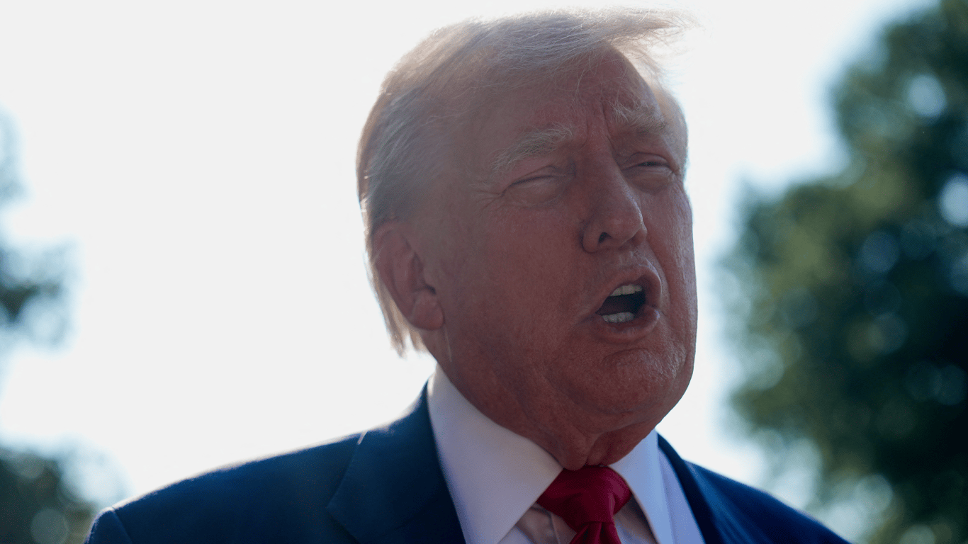 Медведєв пригрозив Трампу війною — реакція лідера США