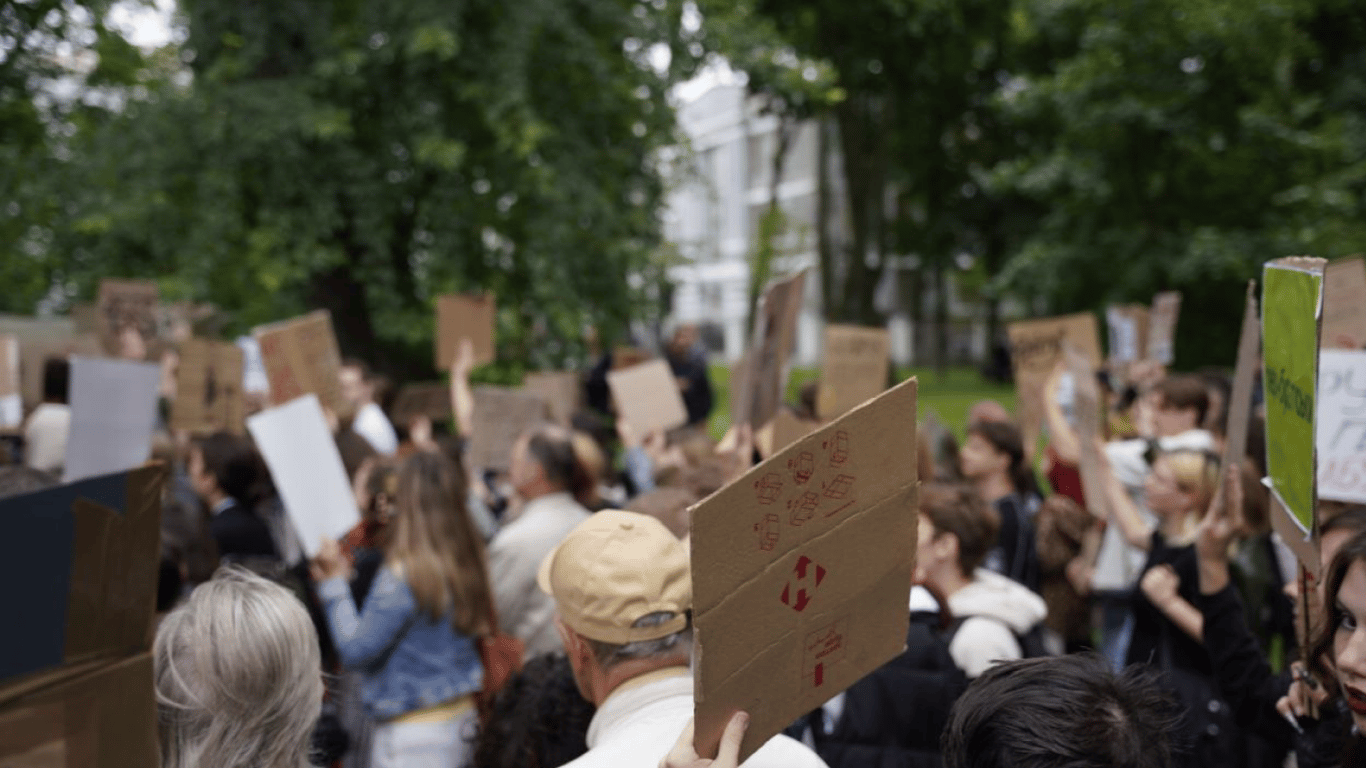 Przyjęcie ustawy o NABU i SAP - jak zareagowali demonstranci