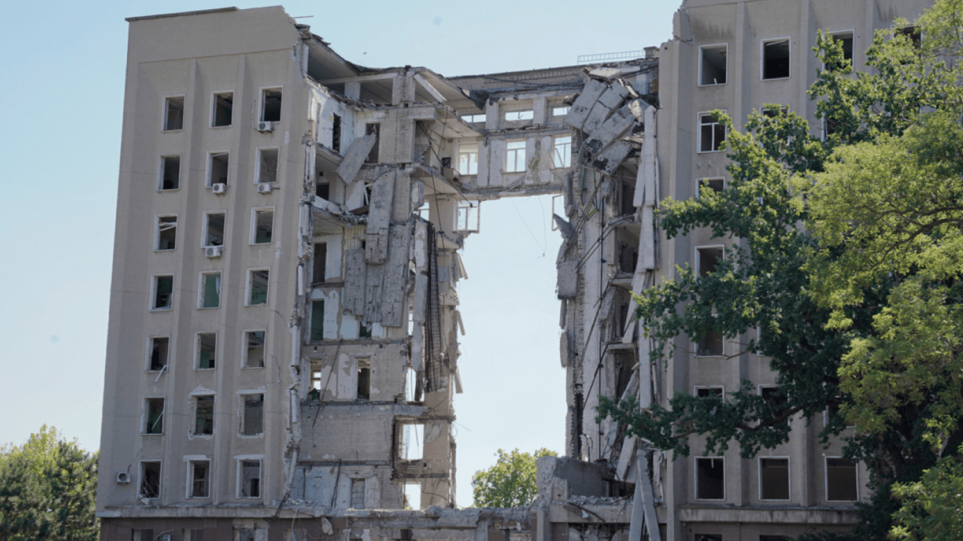 Кім розповів що буде з обстріляною будівлею Миколаївської ОВА