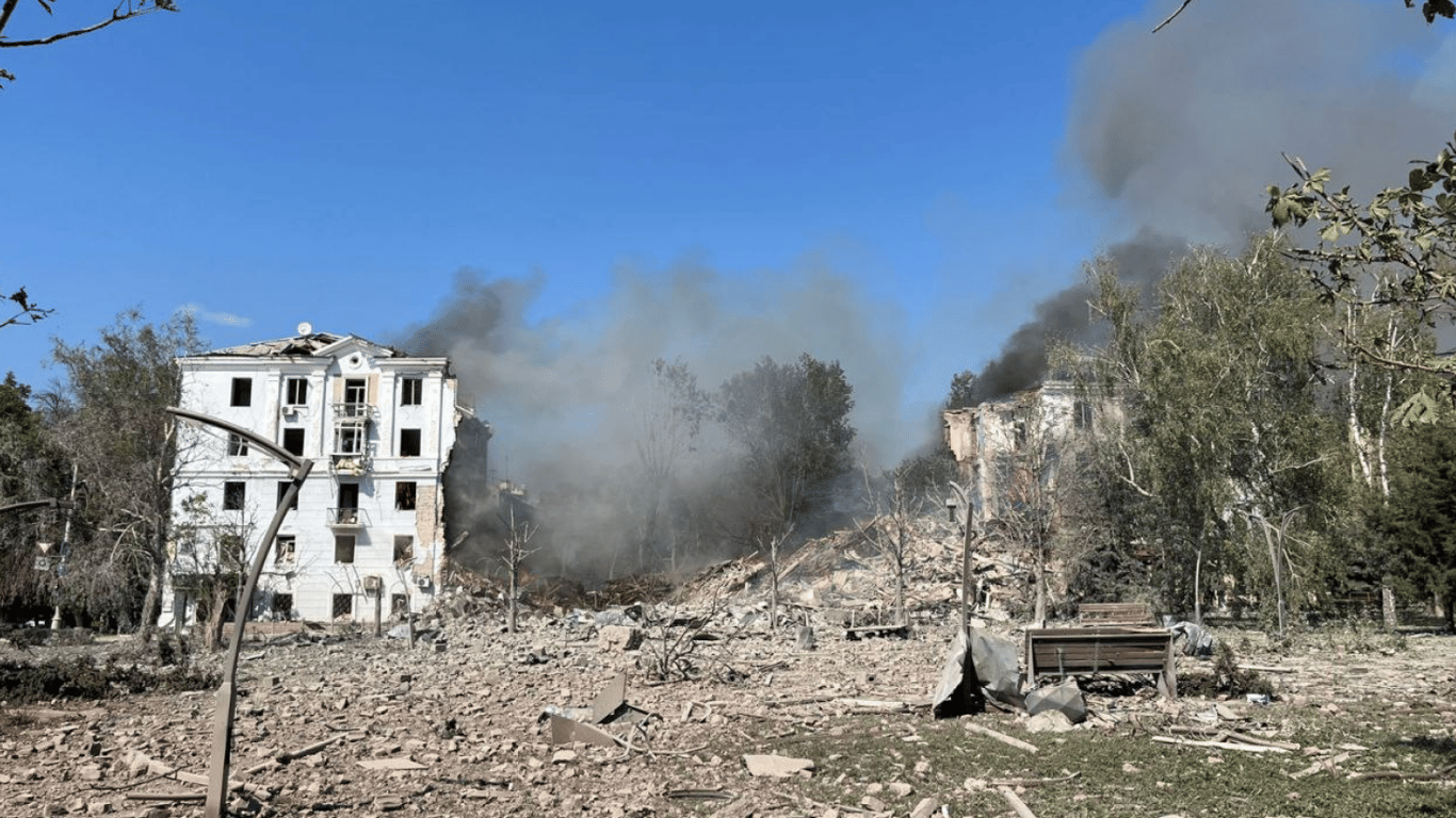 РФ атаковала здание в Краматорске — фото последствий