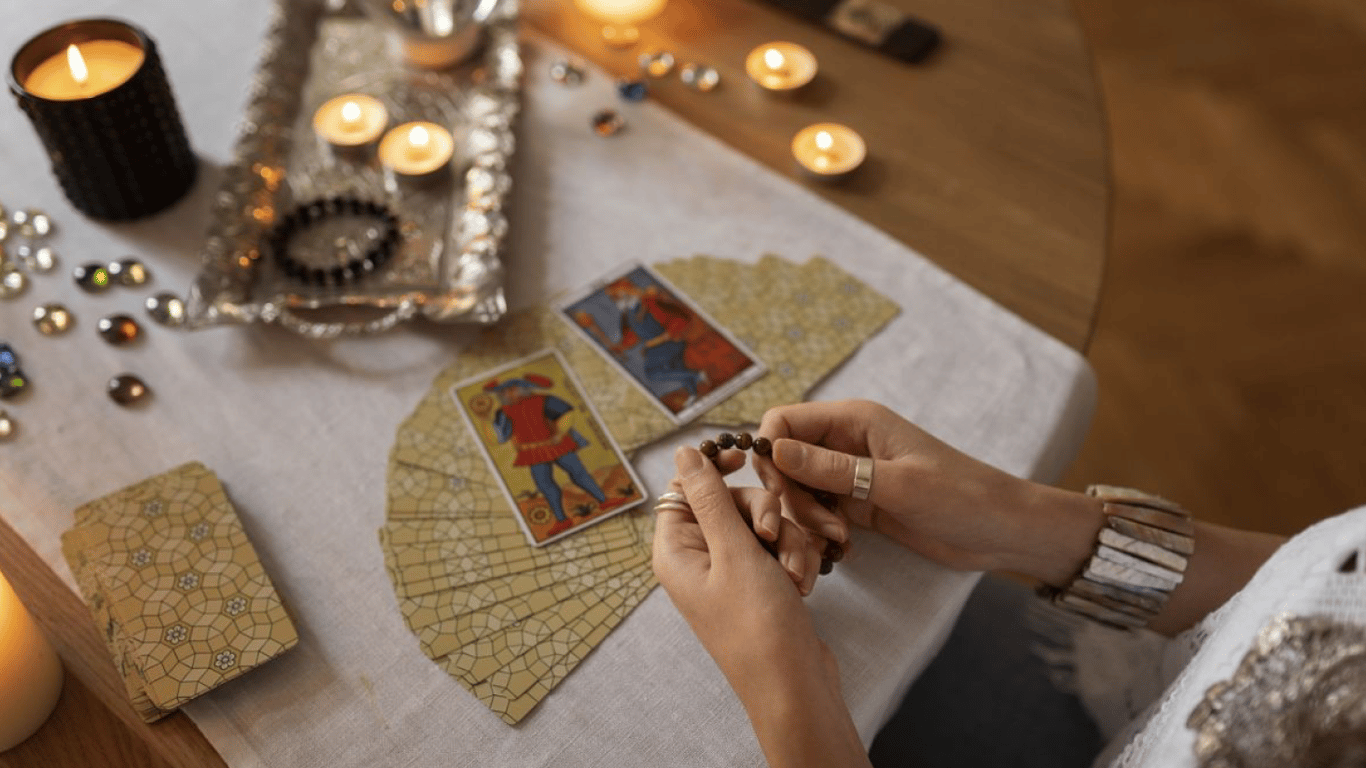 Sierpień stawia te znaki Zodiaku przed ważnym wyborem według Tarota