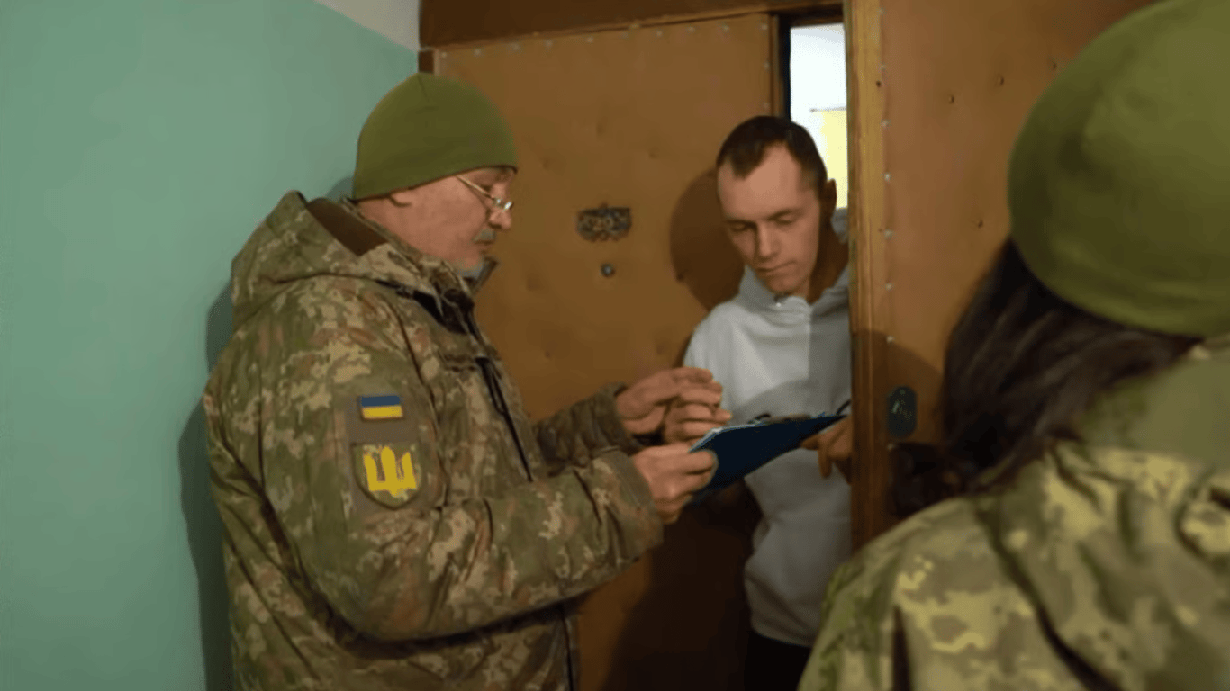 З липня 2025 року бойові повістки можуть надсилати поштою: що це означає