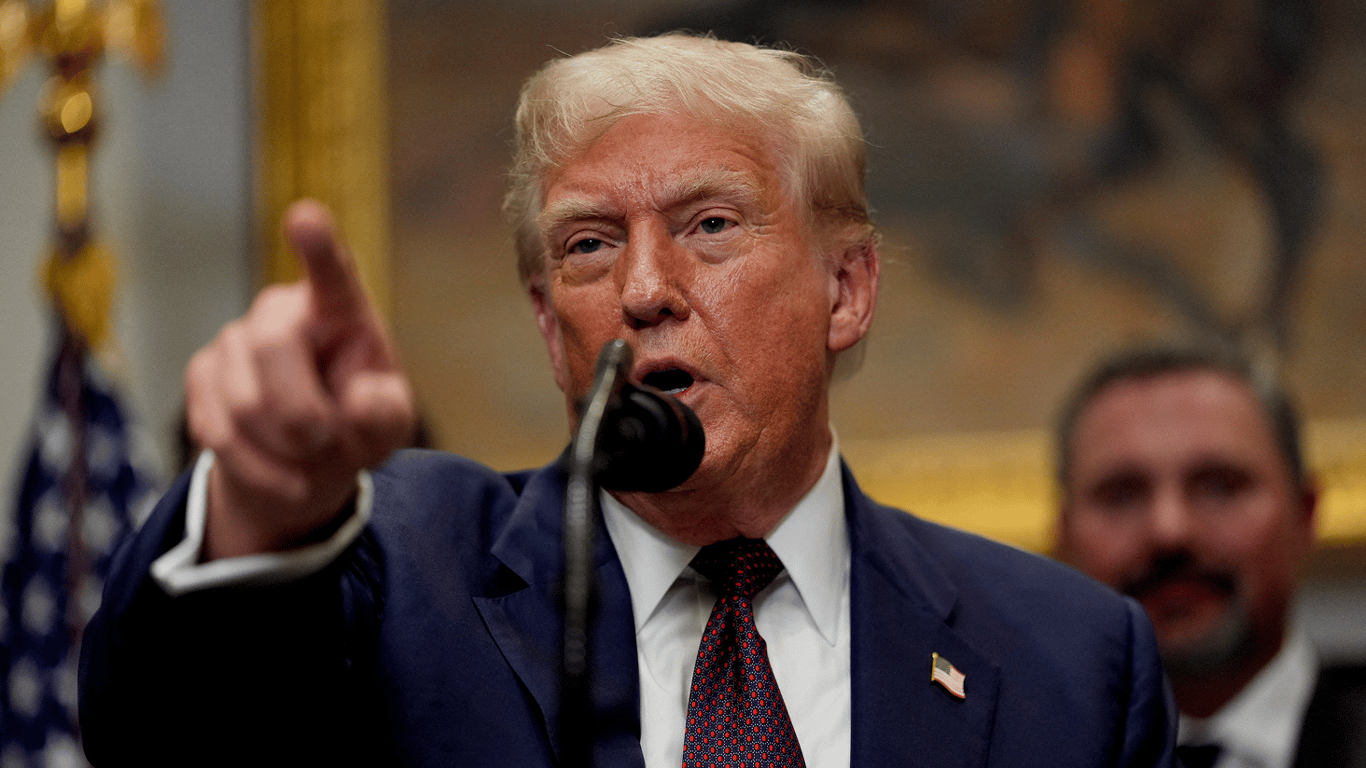 Трамп заявив про готовність ядерного флоту США до війни з Росією: деталі