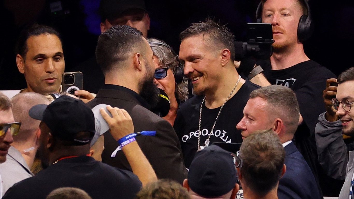 Олександр Усик ризикує втратити титул WBO: чому команда Паркера незадоволена