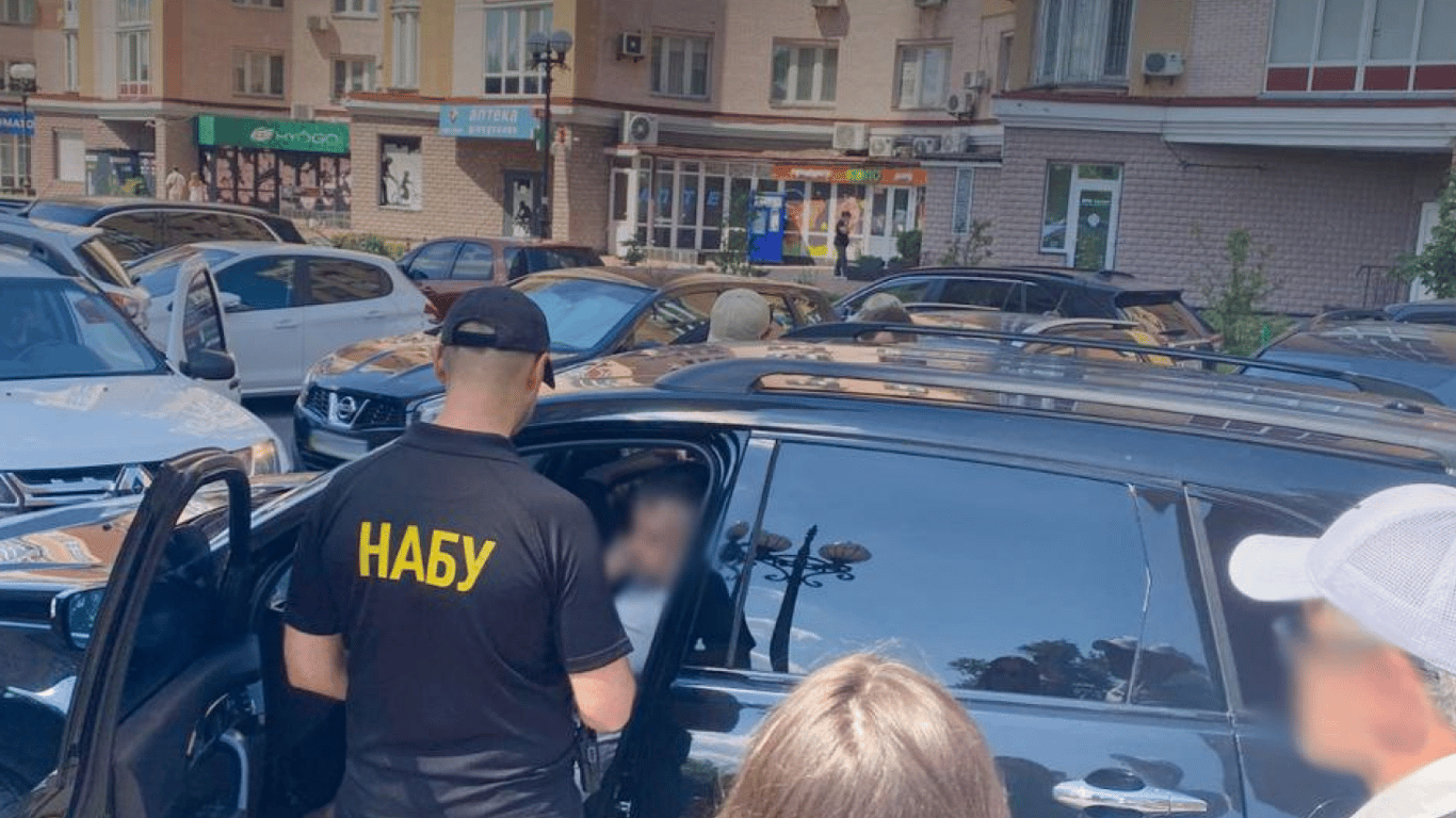 НАБУ викрило корупцію на закупівлі дронів: серед затриманих – нардеп та військові