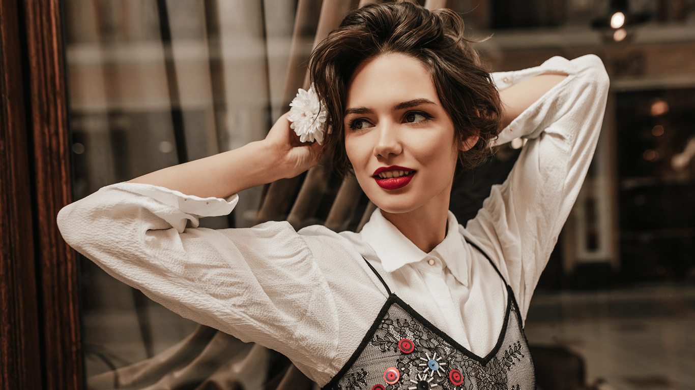 Styl retro powraca: jak stworzyć idealny wygląd z nutą minionych epok