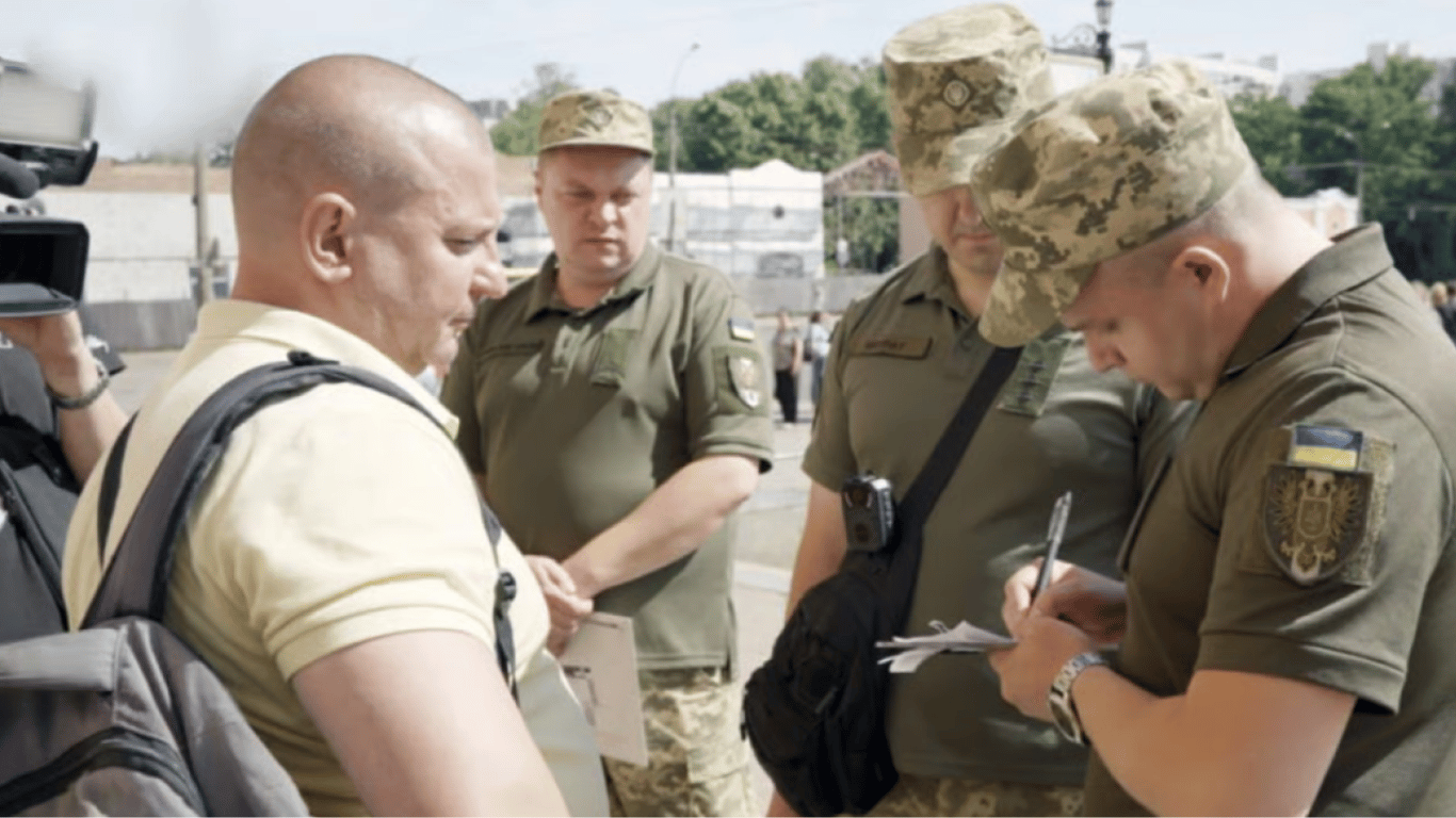 ТЦК можуть викликати навіть непридатних до служби: що робити у такому випадку