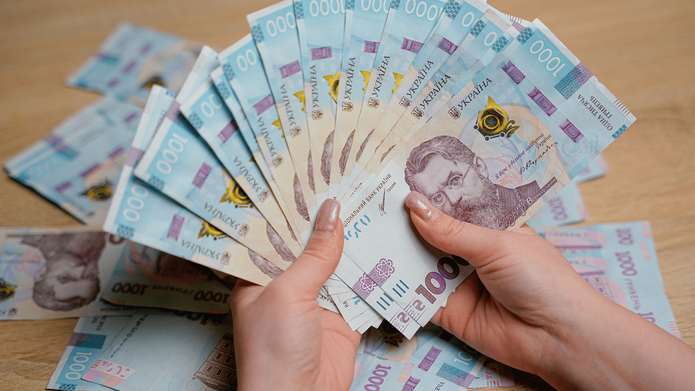 Середня зарплата у Києві досягла 30 тисяч гривень: хто заробляє найбільше