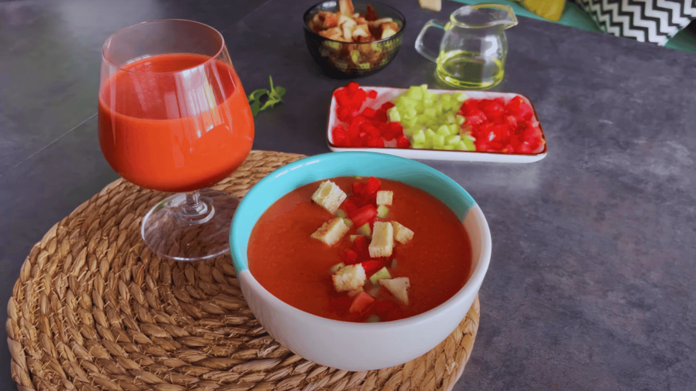 Hiszpańskie gazpacho: chłodny przepis na idealną letnią zupę