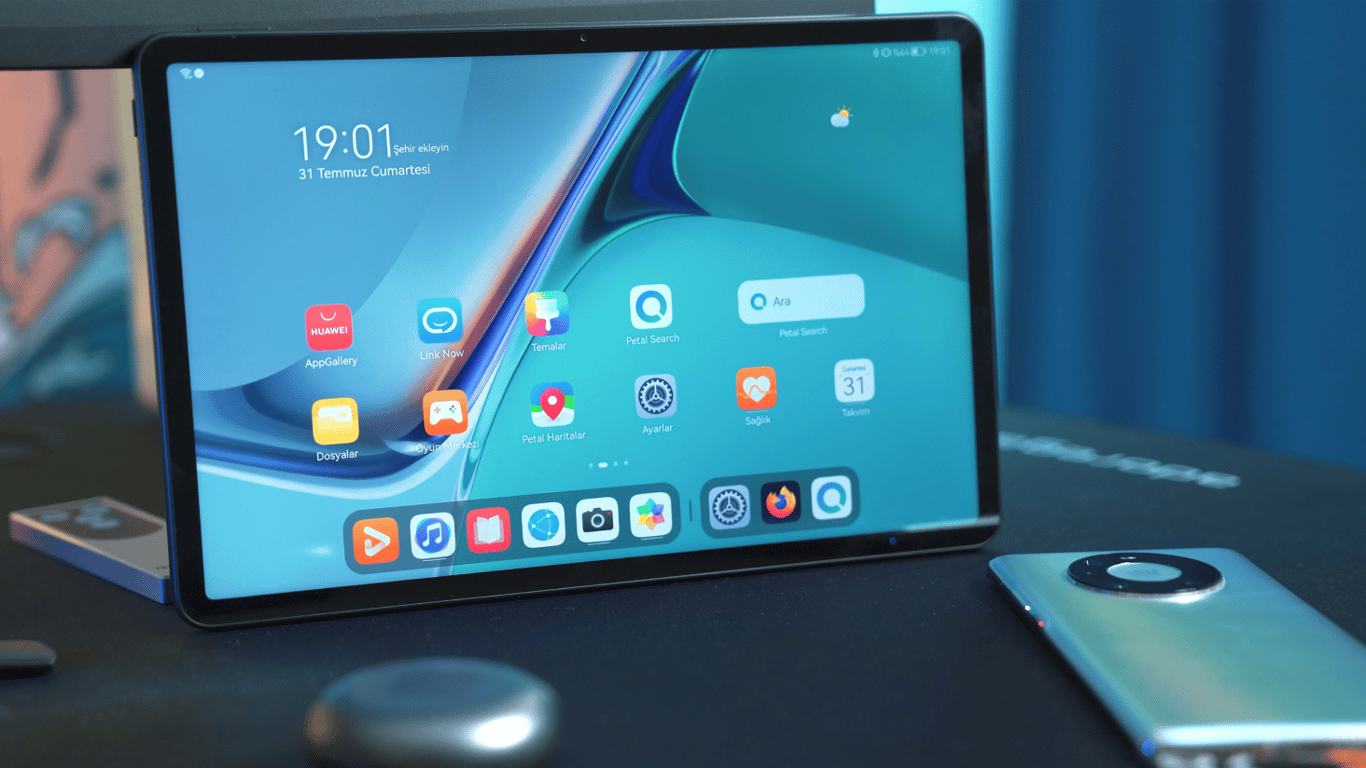 An Outdated Tablet Is Not Trash: 5 Unexpected Ways to Use It