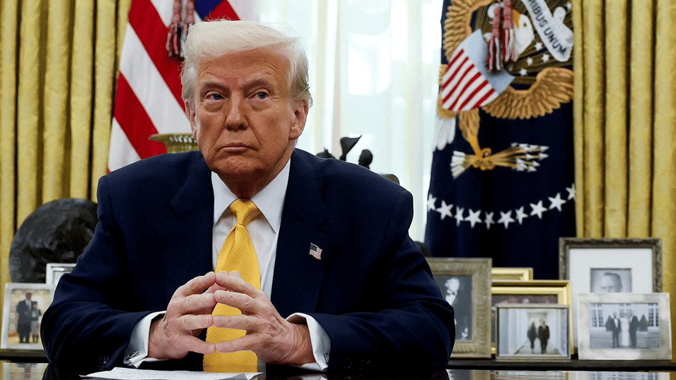 Трамп: Путин остановит войну, если цена на нефть упадет еще на 10 долларов за баррель