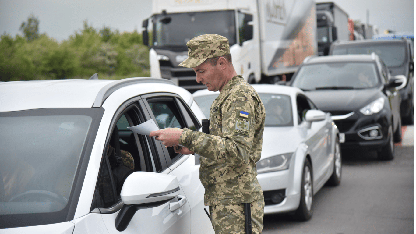 Очереди на границе Украины 6 августа: где самые большие пробки и как их избежать