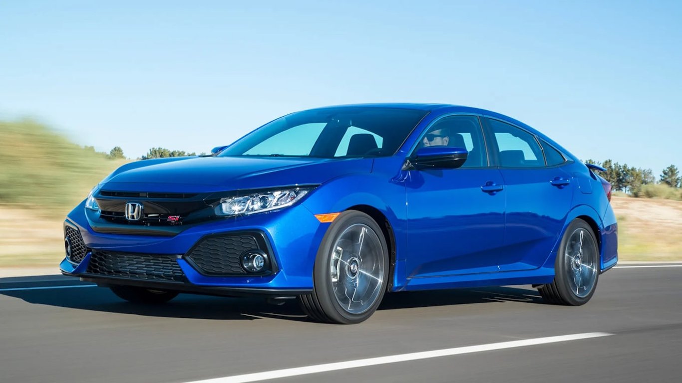 Toyota Camry та Honda Civic з пробігом: які авто варто купувати замість нових