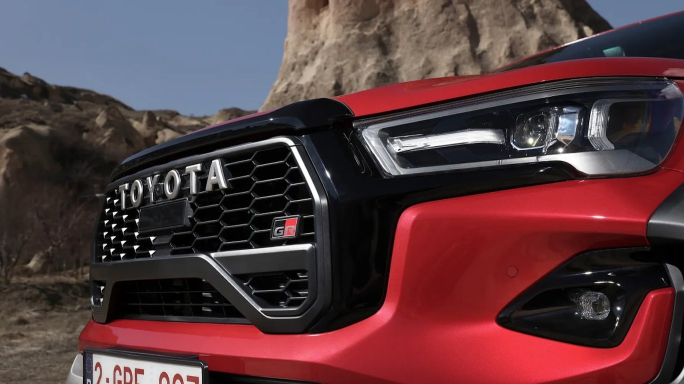 Nowa Toyota Hilux 2026: jaki będzie design i wnętrze zaktualizowanej pick-upa